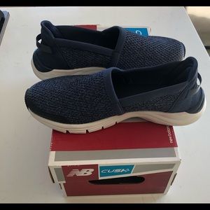 New Balance Women’s Memory Foam Sneakers Size 7.5!